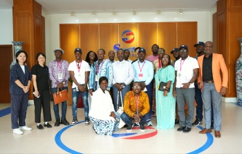 利比里亚政企研修班到访888集团 共探膜手艺相助新机缘